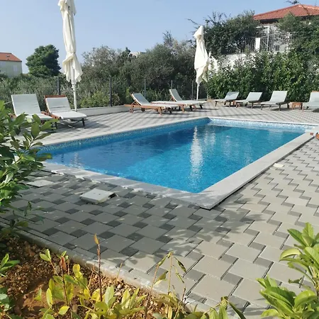 Mila Apartman