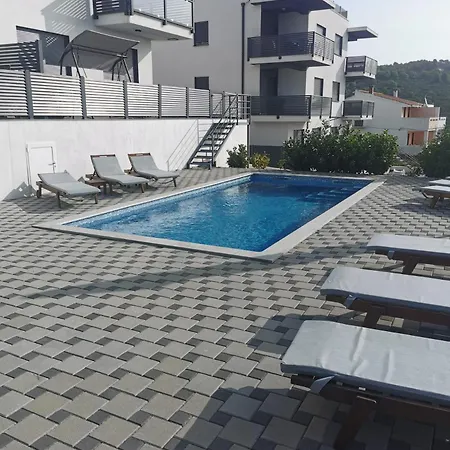 Mila Apartman